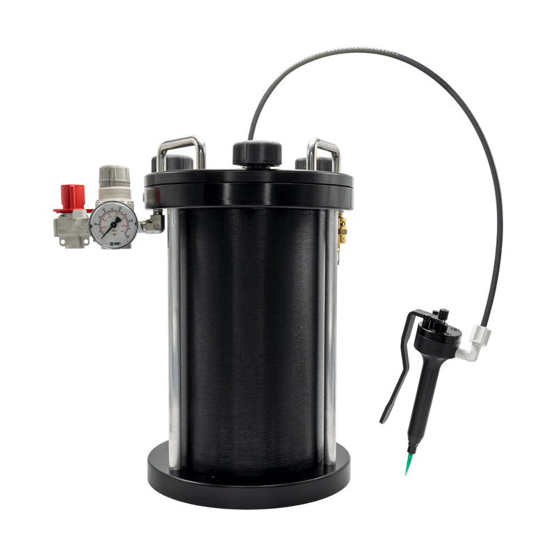 Versatile fluid dispensing system equipped with a 2-liter tank and a plastic handheld valve