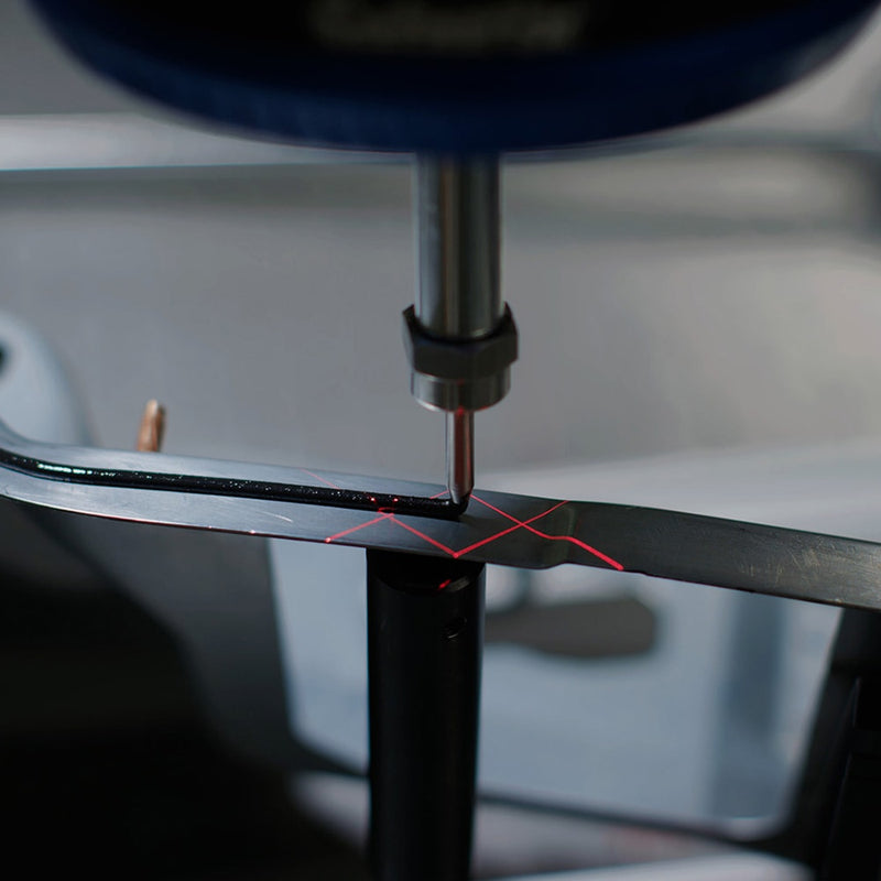 Robot vision system inspecting adhesive bead