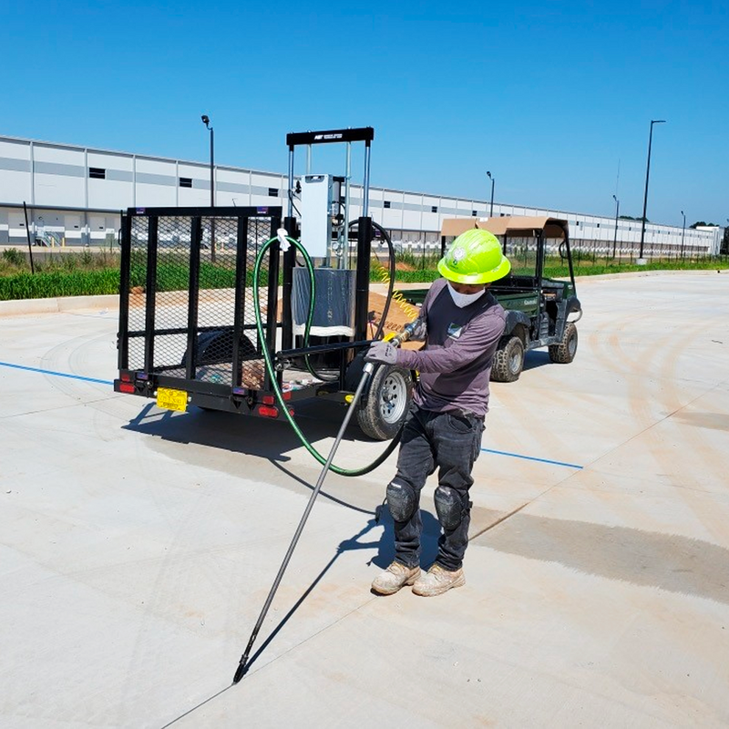 Expansion joint sealing with 55 gallon drum pump